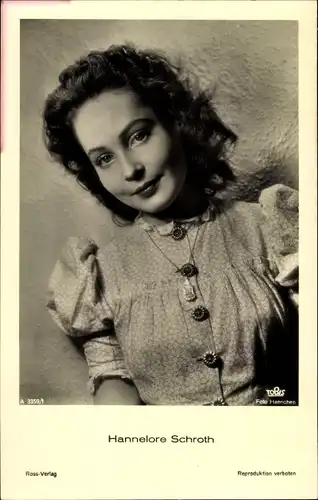Ak Schauspielerin Hannelore Schroth, Ross Verlag A 3359 1, Portrait, Halskette