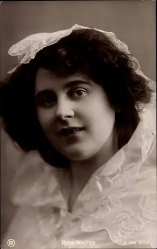 Ak Schauspielerin und Opernsängerin Reta Walter, Portrait