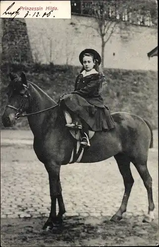 Ak Prinzessin Hilda von Luxemburg, Portrait auf einem Pferd