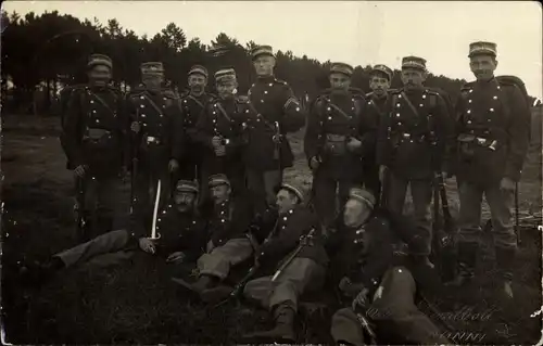 Foto Ak Dänemark, Soldaten in Uniformen