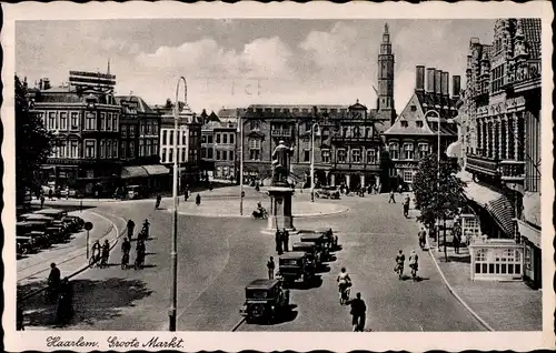 Ak Haarlem Nordholland, Partie am Groote Markt, Statue