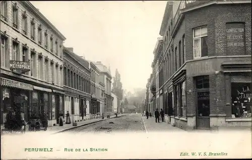 Ak Péruwelz Wallonien Hennegau, Rue de la Station, Café Metropole