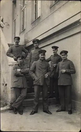 Foto Ak Olsztyn Allenstein Ostpreußen, Deutsche Soldaten in Uniform, Königl. Reserve Lazarett