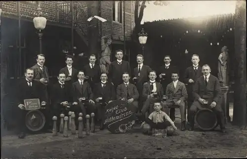 Foto Ak Münster in Westfalen, Gruppenbild, Männer, Bierfass