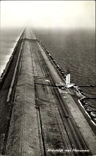 Ak Den Oever Wieringen Nordholland Niederlande, Afsluitdijk met Monument