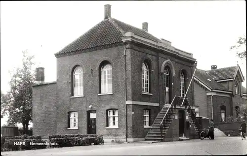 Ak Haps Nordbrabant, Gemeentehuis