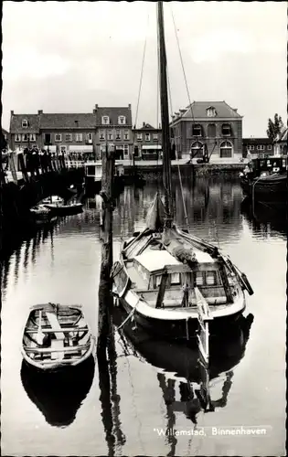 Ak Willemstad Nordbrabant Niederlande, Binnenhaven, Segelboot