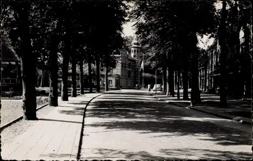 Foto Oisterwijk Nordbrabant Niederlande, Lind met Raadhuis