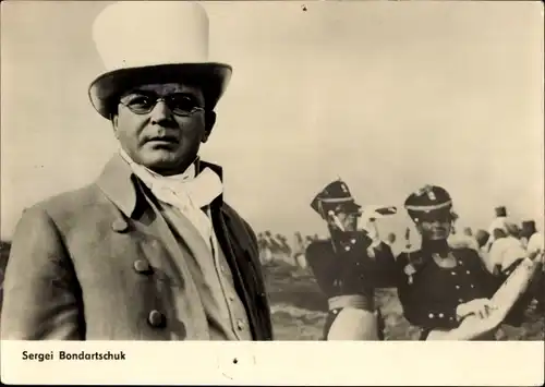 Ak Schauspieler Sergei Bondartschuk, Krieg und Frieden, Zylinder, Soldaten