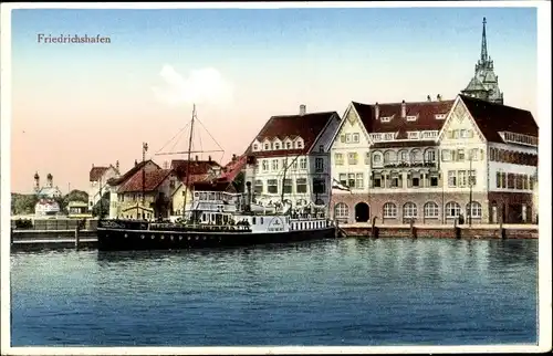 Ak Friedrichshafen, Blick auf Häuser am Hafen, Dampfer