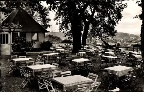 Ak Neheim Hüsten Arnsberg im Sauerland, Waldhaus zu den drei Bänken, Terrasse