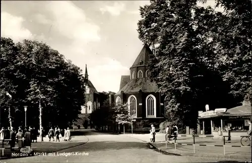 Ak Norden Ostfriesland, Markt mit Ludgeri-Kirche