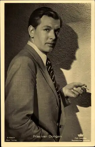 Ak Schauspieler Frits van Dongen, Portrait, Zigarette
