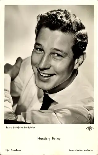 Ak Schauspieler Hansjörg Felmy, Portrait, Haie und kleine Fische