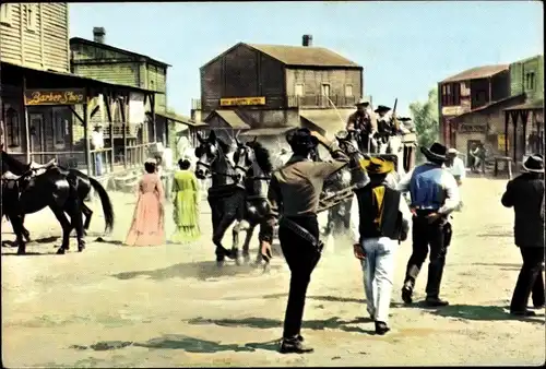 Ak Filmszene aus Das war Buffalo Bill, Cowboys, Barber Shop, Bild Nr. 24