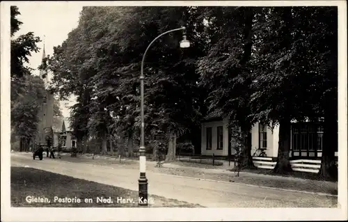 Ak Gieten Drenthe Niederlande, Pastorie en Ned. Herv. Kerk
