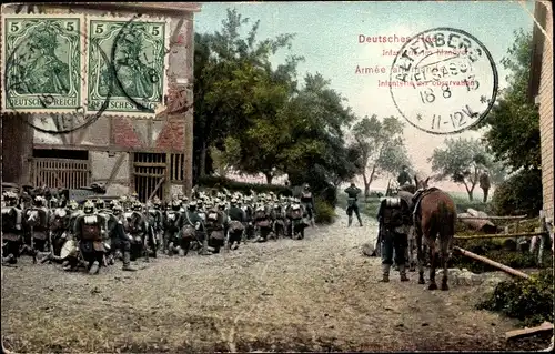 Ak Deutsche Soldaten in Uniformen, Pferd, Pickelhauben