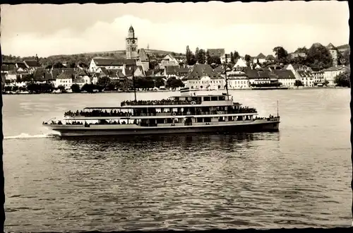 Ak Überlingen am Bodensee, Dampfer Karlsruhe, Blick auf den Ort