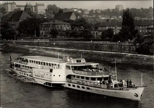 Ak Pirna an der Elbe, Weiße Flotte, Salondampfer Wilhelm Pieck