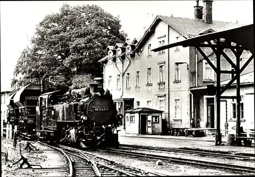 Ak Dippoldiswalde im Osterzgebirge, Schmalspurbahn, Dampflok 99 1747 7, Bahnhof, Gleisseite