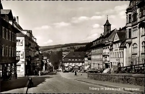 Ak Triberg im Schwarzwald, Marktplatz, Hotel über'm Wasserfall