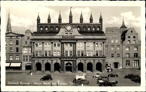 Ak Hansestadt Rostock, Neuer Markt mit Rathaus