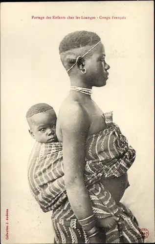 Ak Republik Kongo Französisch Kongo, Portage des Enfants chez les Loangos, portrait