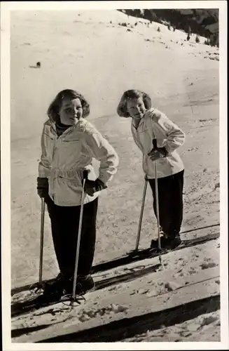 Ak Prinzessinnen Beatrix und Irene der Niederlande auf Skiern, St. Anton 1949