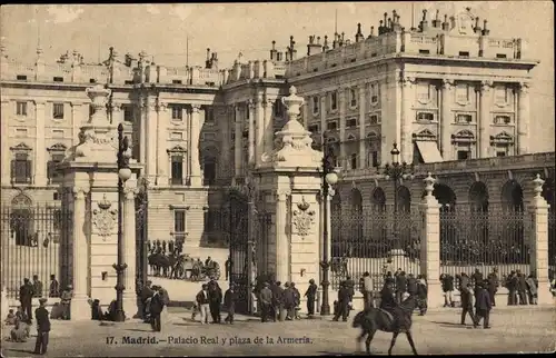 Ak Madrid Spanien, Palacio Real, plaza de la Armeria