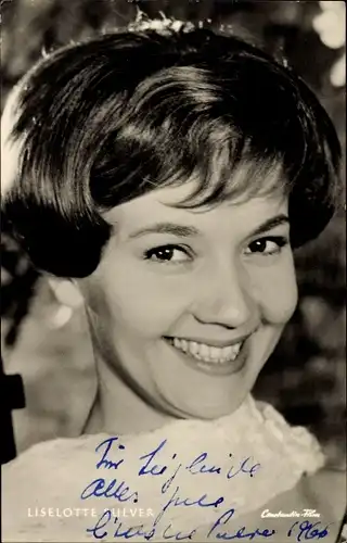 Ak Schauspielerin Liselotte Pulver in Das schöne Abenteuer, Autogramm