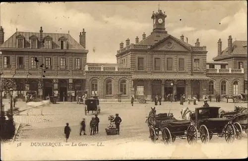 Ak Dunkerque Dünkirchen Nord, La Gare, Kutsche