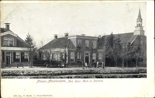 Ak Nieuw Amsterdam Emmen Drenthe Niederlande, Ned. Herv. Kerk en Pastorie
