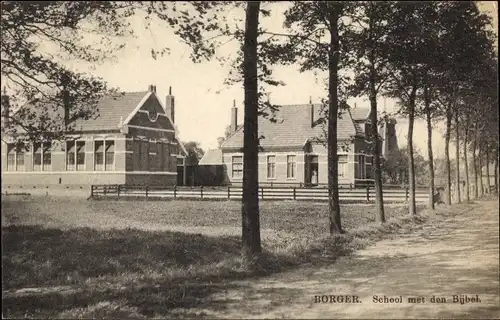 Ak Borger Drenthe Niederlande, School met den Bijbel