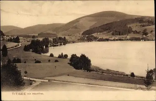 Ak Titisee Neustadt im Breisgau Hochschwarzwald, Panorama mit Hochfirst