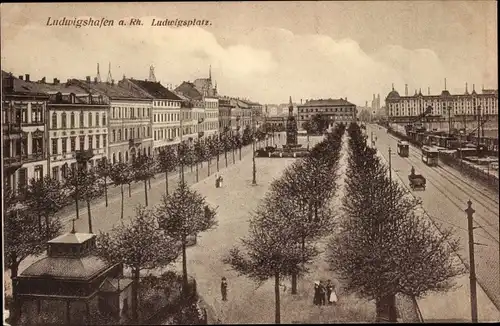 Ak Ludwigshafen am Rhein, Ludwigsplatz, Luitpold Denkmal, Straßenbahnen