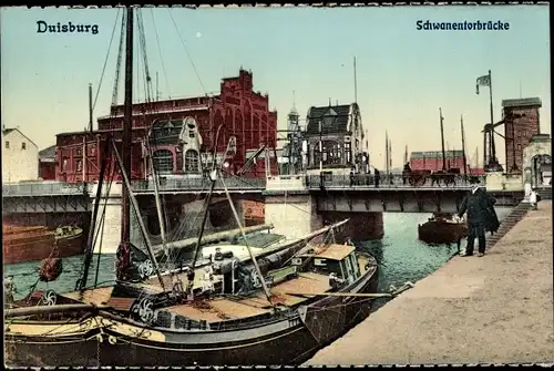 Ak Duisburg im Ruhrgebiet, Schwanentorbrücke, Segelboot am Kai