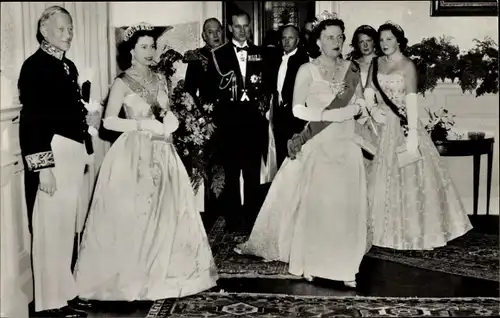 Ak Königin Elisabeth II. und Königin Juliana der Niederlande, Prinzessin Beatrix, Amsterdam 1958