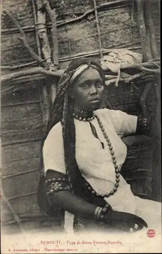 Ak Djibouti Dschibuti, Type de Jeune Femme Somalis, Junge Somalierin, Portrait