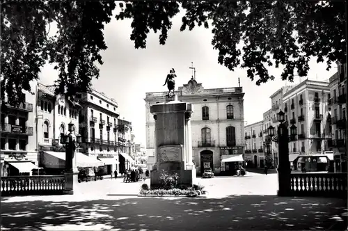 Ak Figueras Katalonien, Rambla Sara Jorda, Monumento a N. Monturiol