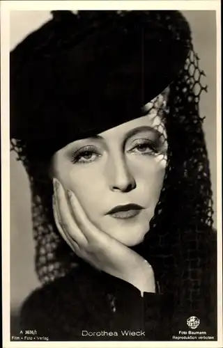 Ak Schauspielerin Dorothea Wieck, Portrait, Schleier, Terra Film