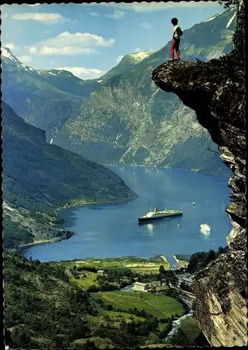 Ak Geiranger Norwegen, schöne Aussicht, Berge, Dampfer