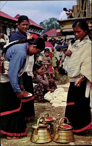 Ak Kathmandu Nepal, Typical women preparing for worship