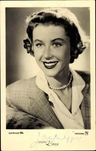 Ak Schauspielerin Josefin Kipper, Portrait, Autogramm
