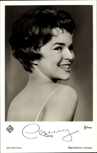 Ak Sängerin und Schauspielerin Cornelia Froboess, Conny, Portrait, Autogramm