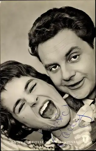 Ak Sängerin und Schauspielerin Cornelia Froboess, Schauspieler Harald Juhnke, Portrait, Autogramm