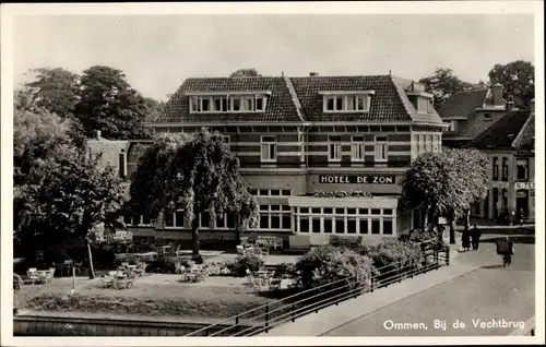 Ak Ommen Overijssel Niederlande, Bij de Vechtbrug, Hotel de Zon