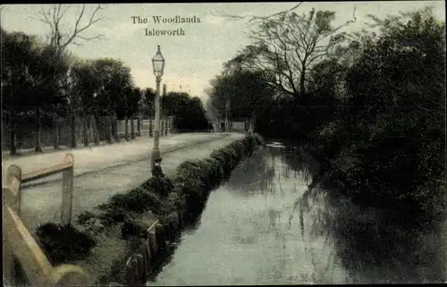 Ak Isleworth on Thames London England, The Woodlands