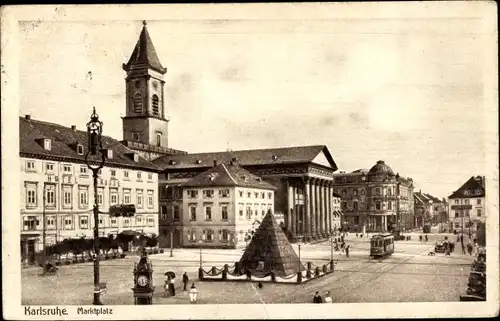 Ak Karlsruhe in Baden, Marktplatz, Pyramide, Straßenbahn