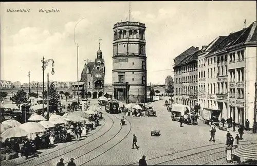 Ak Düsseldorf, Blick auf den Burgplatz, Turm, Straßenbahn, Marktstände