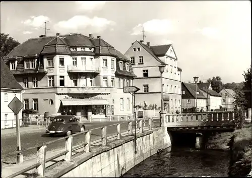 Ak Großröhrsdorf im Kreis Bautzen, Straße der Befreiung, Jul. Hermann Schöne